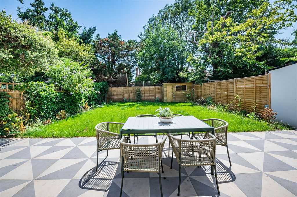 Property photo 3 of 28 Picture No. 24