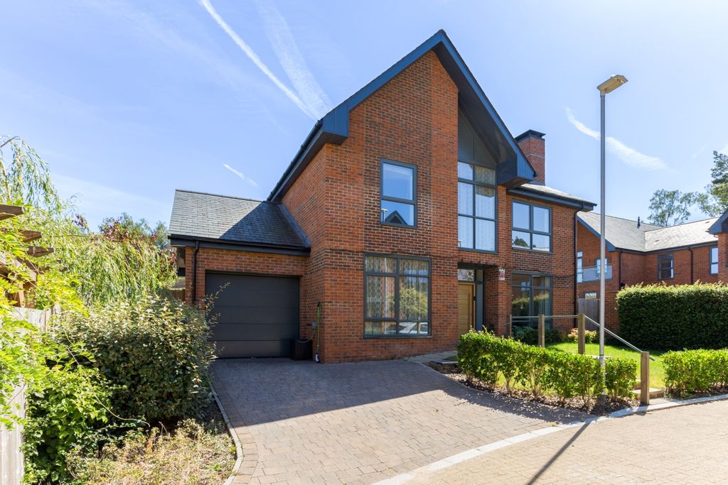 Property photo 1 of 13 Exterior