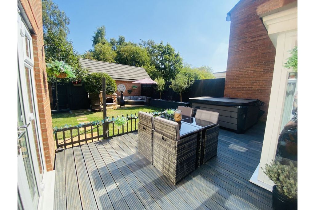 Property photo 2 of 25 Rear Garden