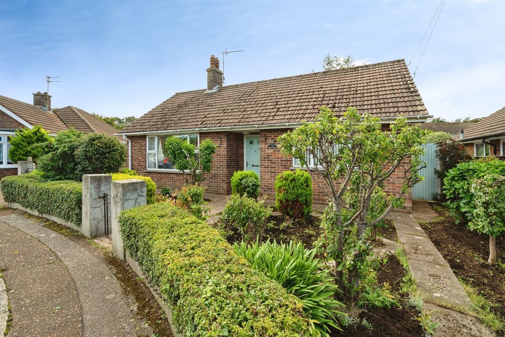 Property photo 1 of 17