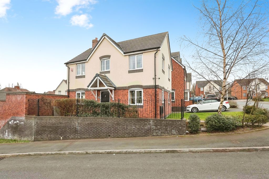 Property photo 1 of 17