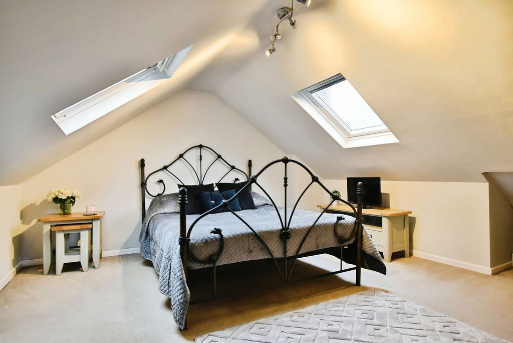 Property photo 2 of 17 Photo