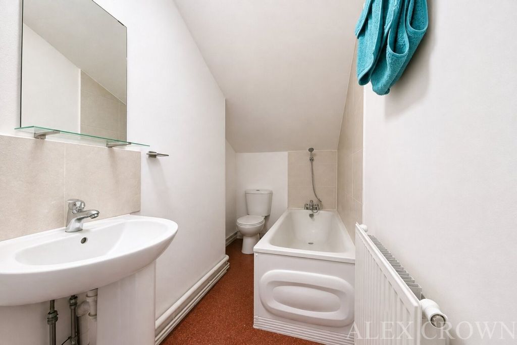 Property photo 3 of 5