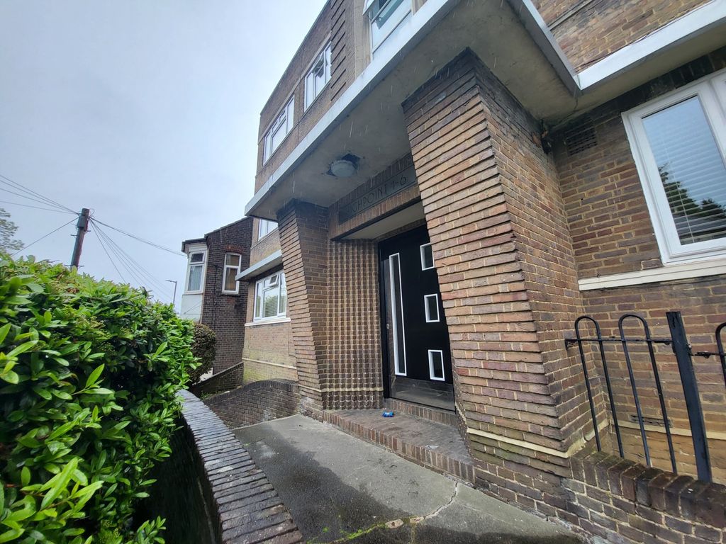 Property photo 1 of 8 2 Bedroom Apartment For Rent In Farley Hill Area