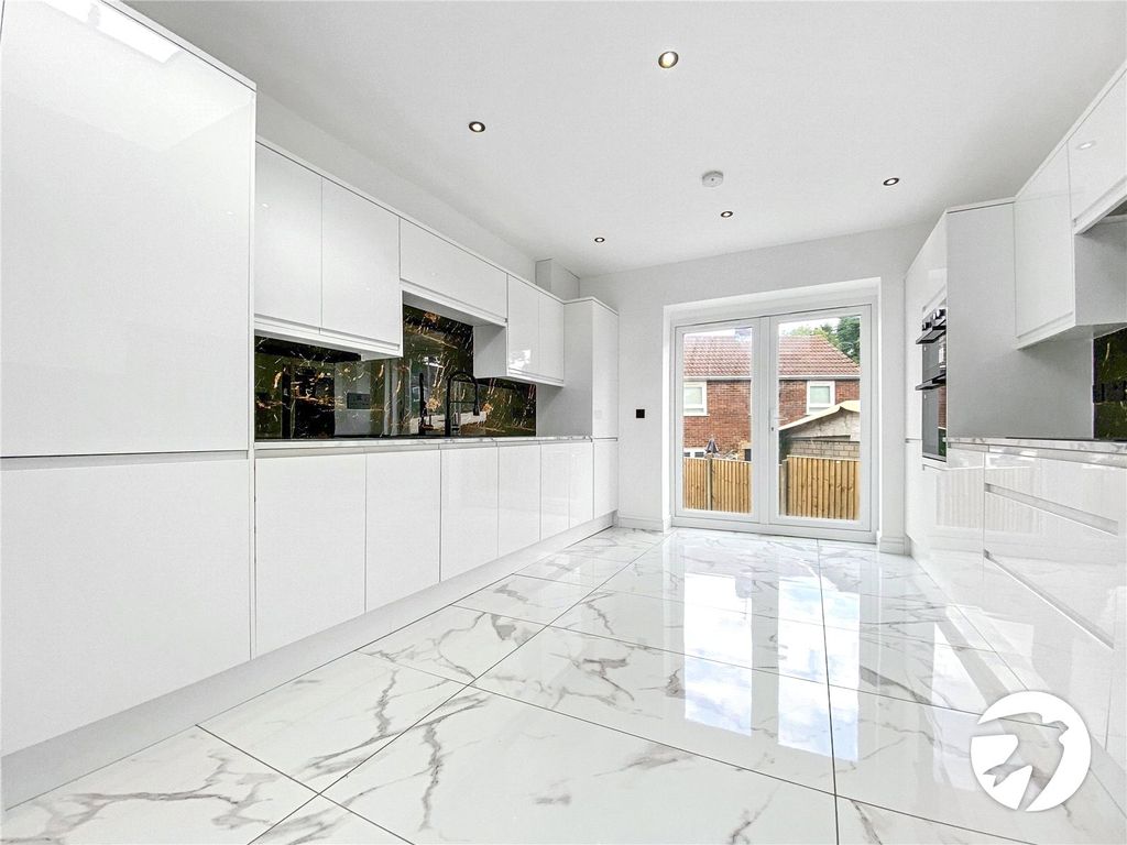 Property photo 1 of 20 Kitchen