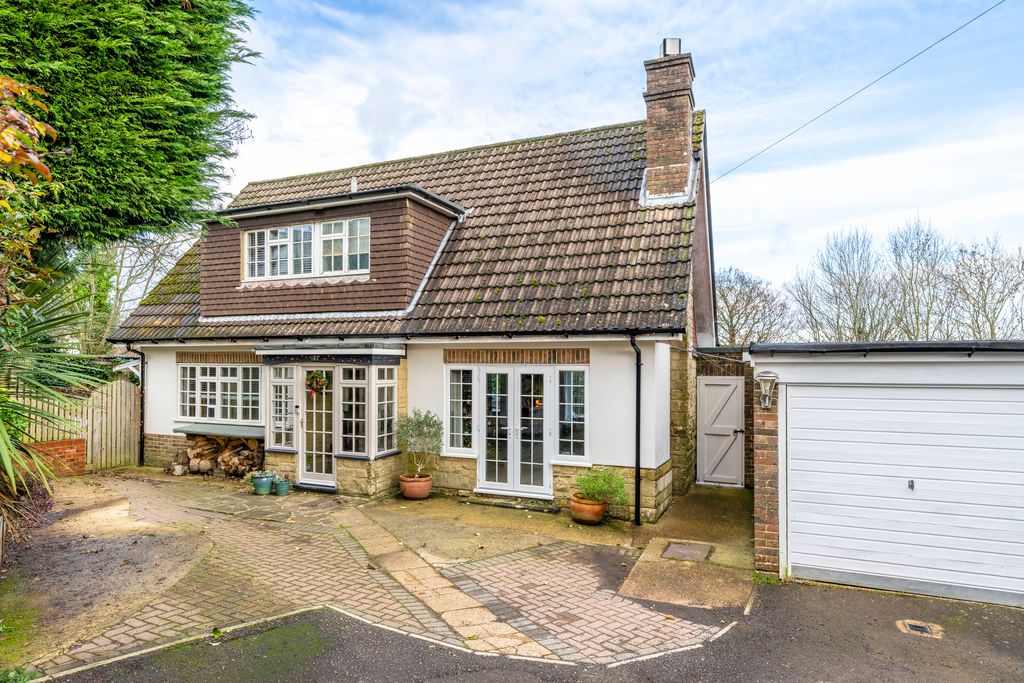 Property photo 1 of 19 Photo 16