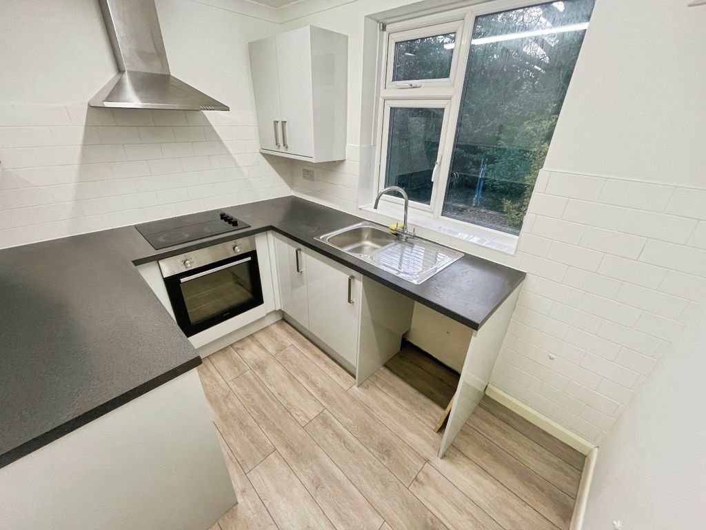 Property photo 2 of 12 Kitchen