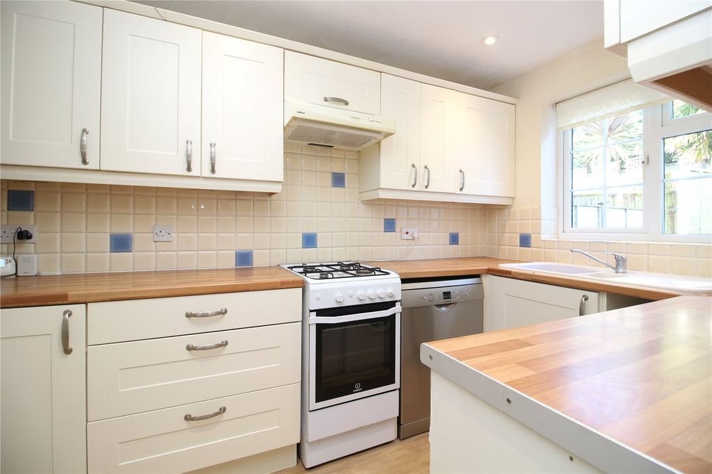 Property photo 3 of 12 Picture No. 02