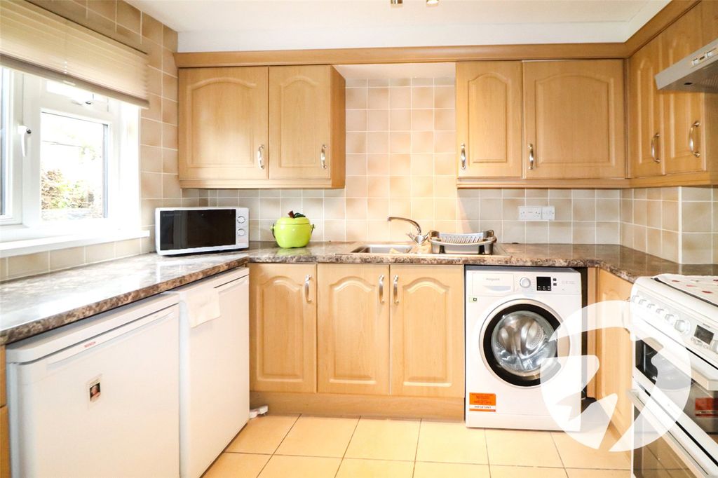 Property photo 2 of 15 Picture No. 05