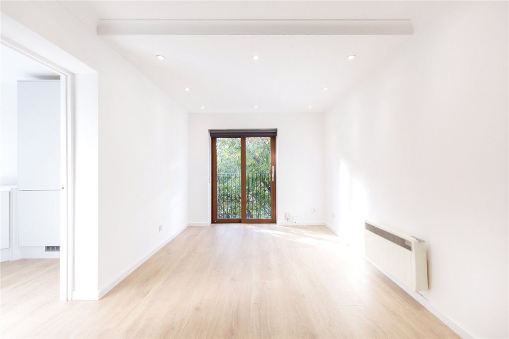 Property photo 1 of 17 Reception Room