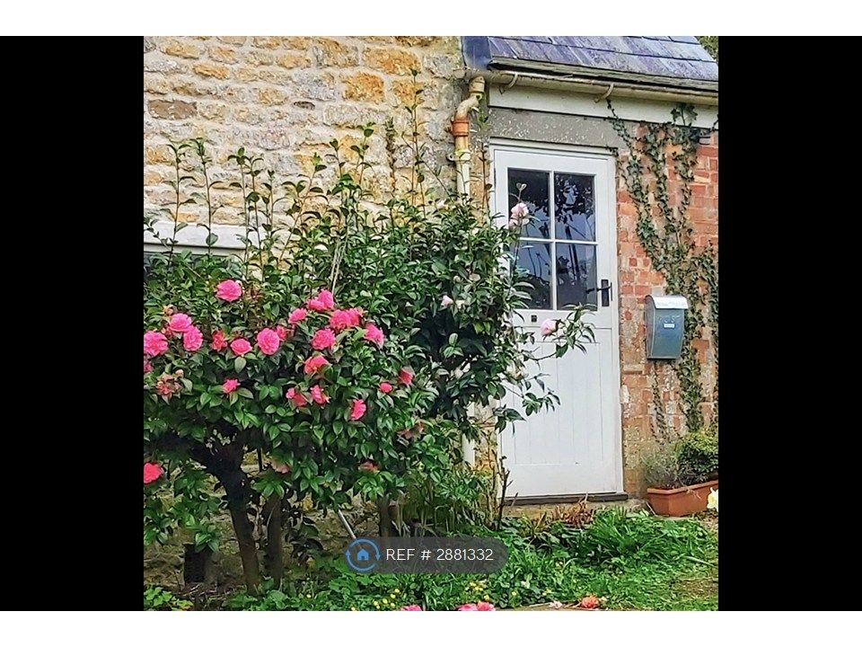Property photo 1 of 17 Own Entrance Off North Side Courtyard