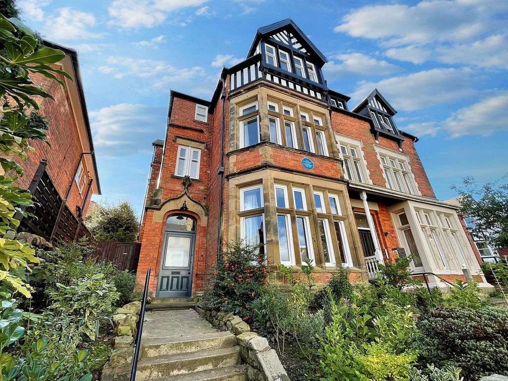 Property photo 1 of 40