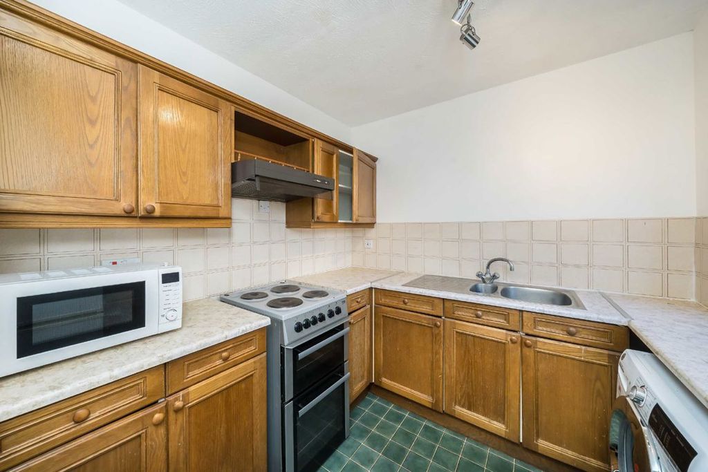 Property photo 2 of 5