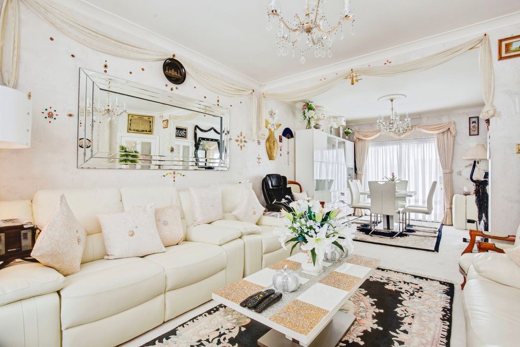 Property photo 3 of 20 842A8137Hdr