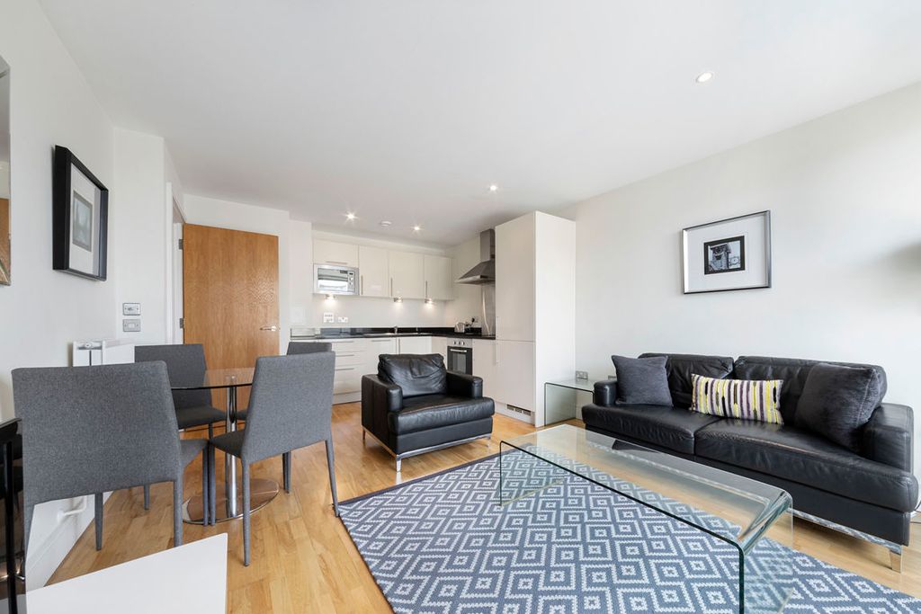 Property photo 2 of 11