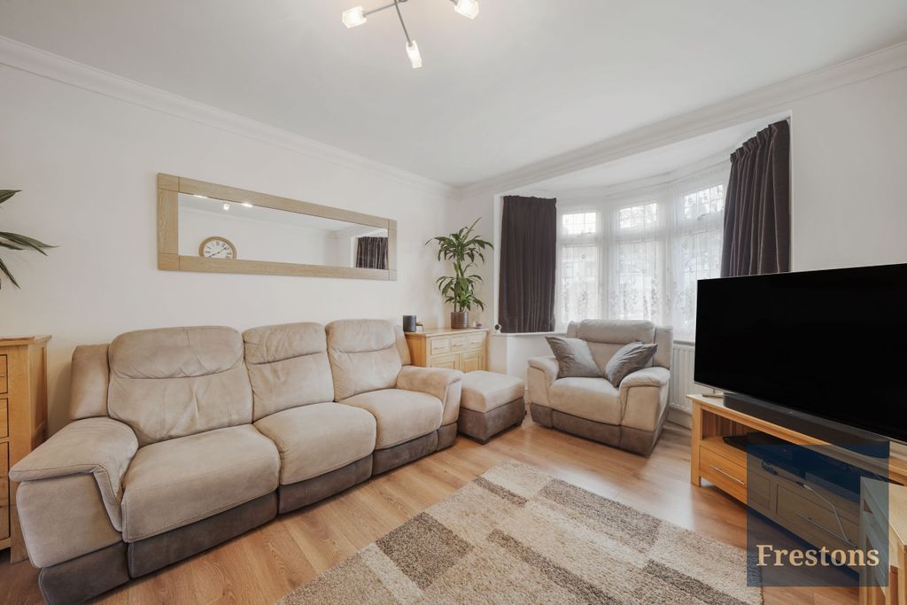 Property photo 2 of 18