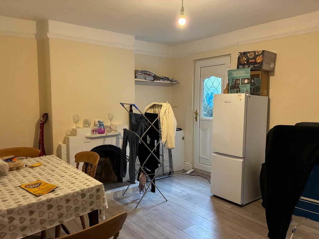 Property photo 2 of 3