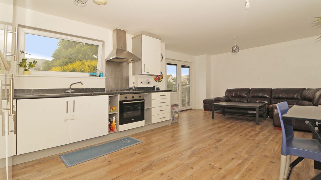 Property photo 3 of 9