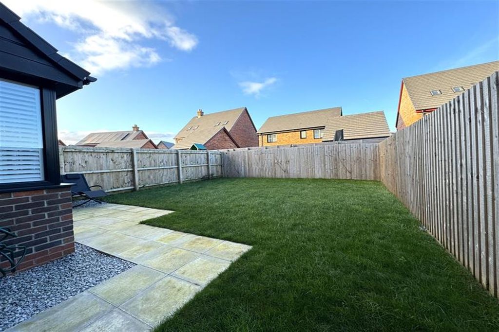 Property photo 2 of 18 (Main)