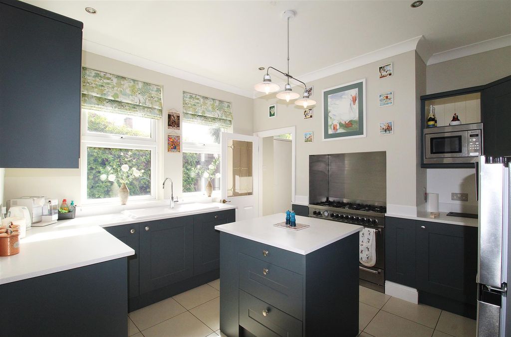 Property photo 2 of 23 Kitchen