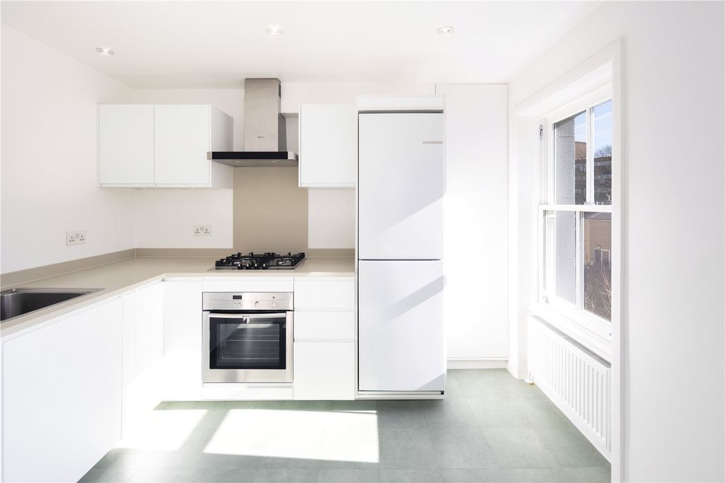 Property photo 3 of 18 Kitchen View2