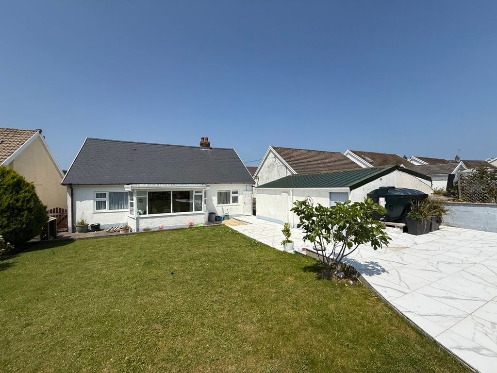 Property photo 3 of 37