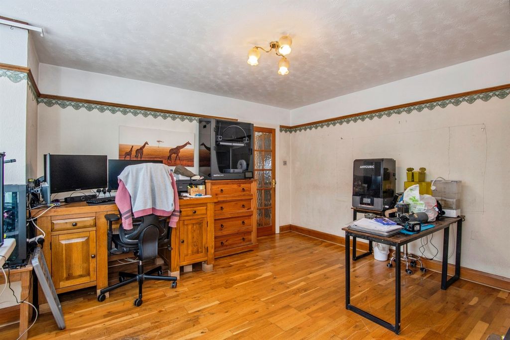 Property photo 3 of 19