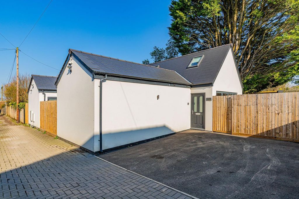 Property photo 2 of 23 873 (1 Of 24).Jpg