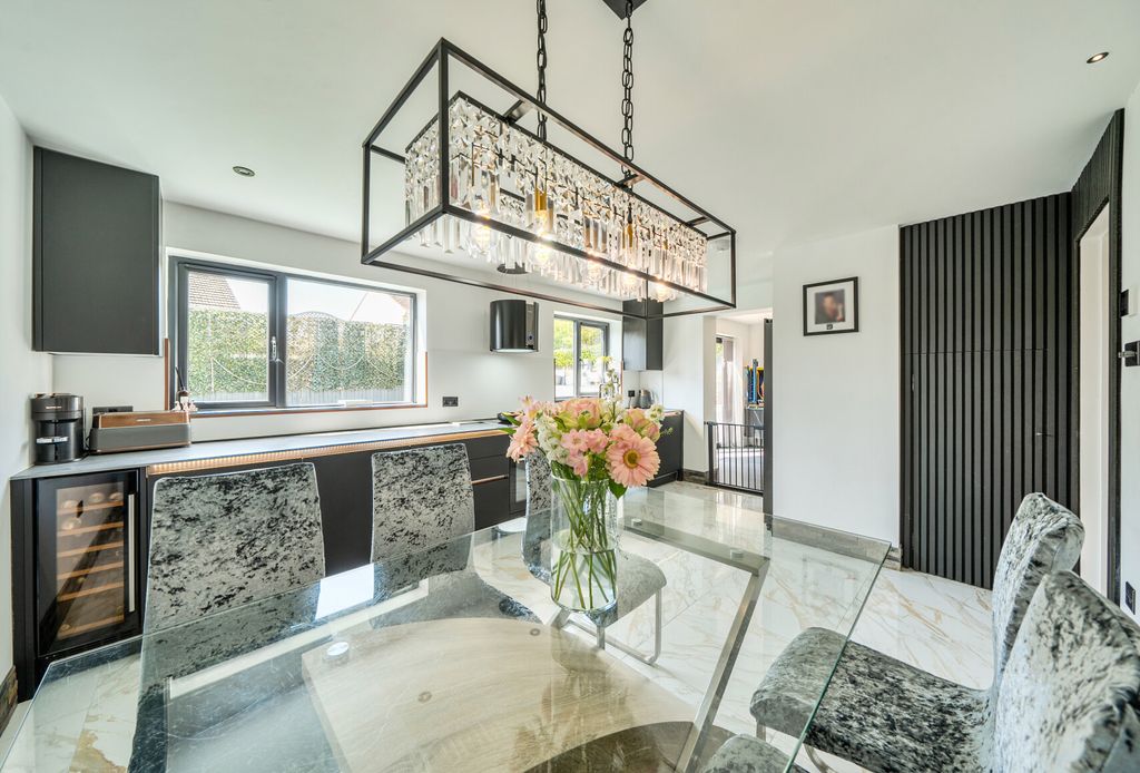 Property photo 2 of 25 1446766-5-69Ef779...