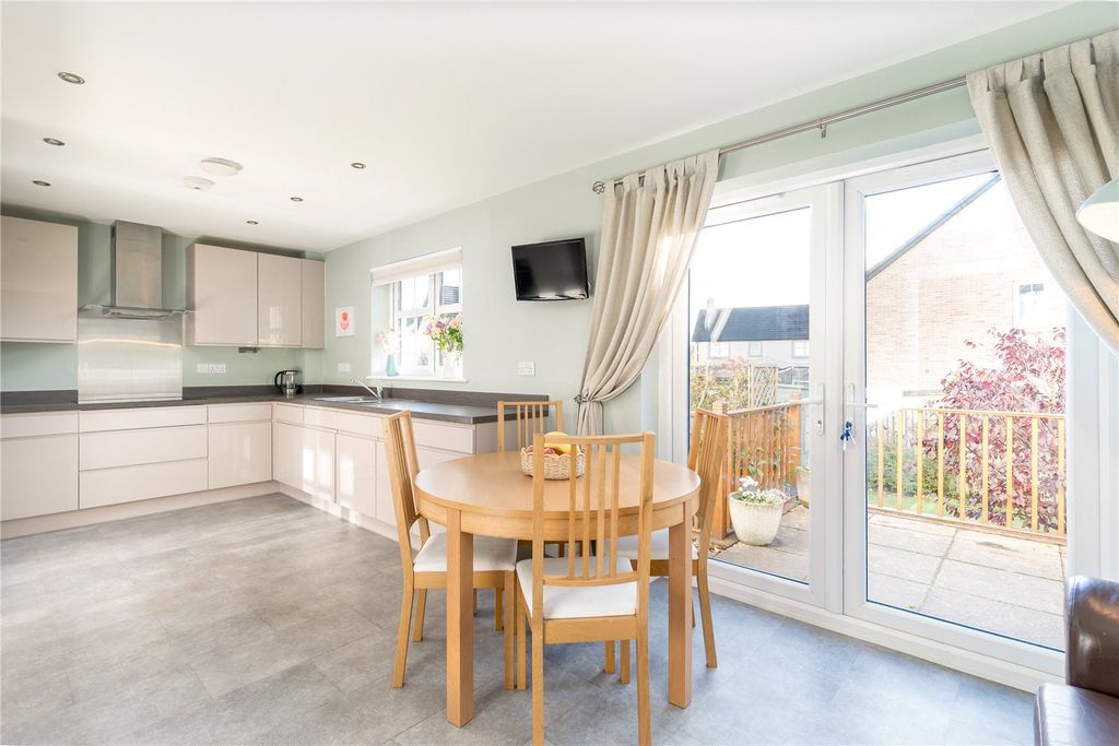 Property photo 2 of 24 Picture No. 10