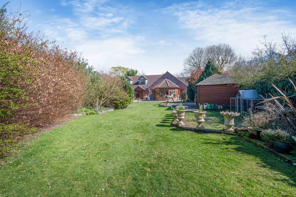 Property photo 3 of 19