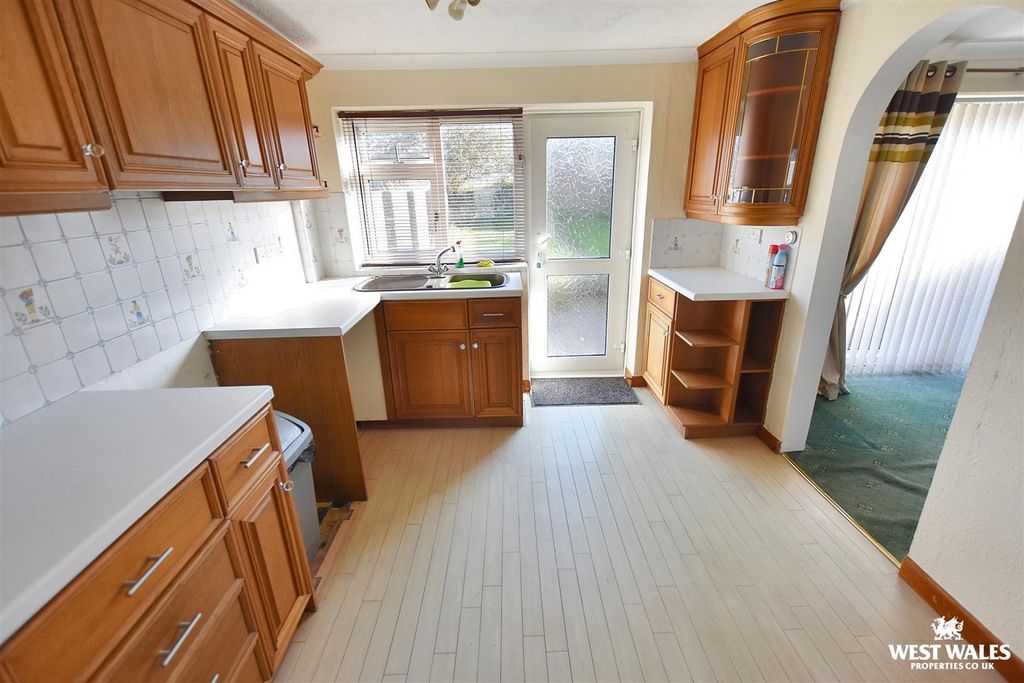 Property photo 3 of 15 3 (12).Jpg