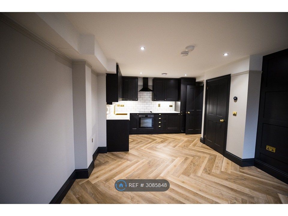 Property photo 2 of 16 Kitchen / Living