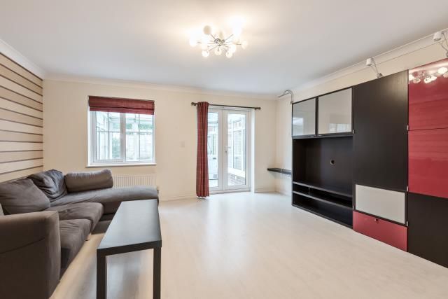 Property photo 3 of 10 Reception