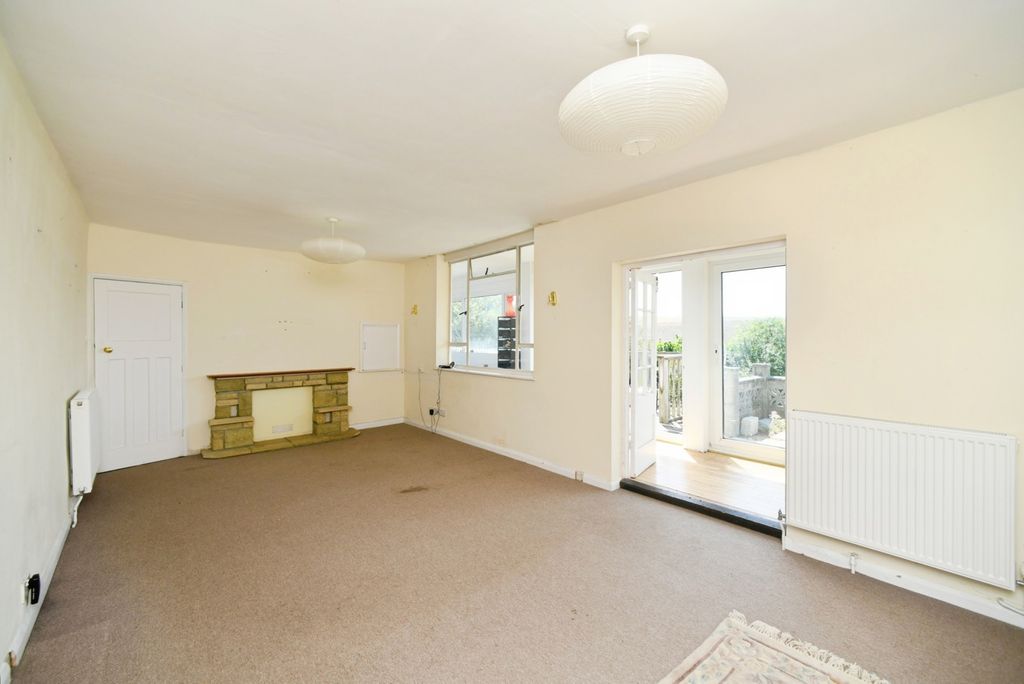 Property photo 2 of 17 Living Room