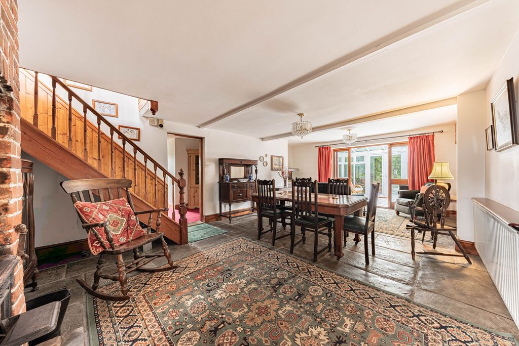Property photo 2 of 35 Dining Room (1)