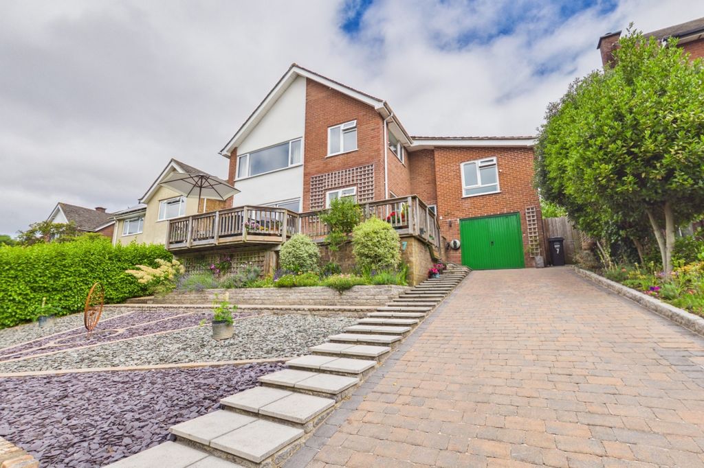 Property photo 1 of 19 Front