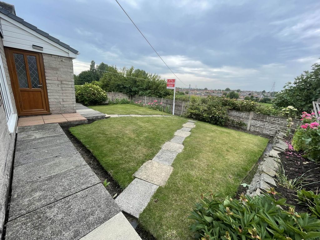 Property photo 2 of 21