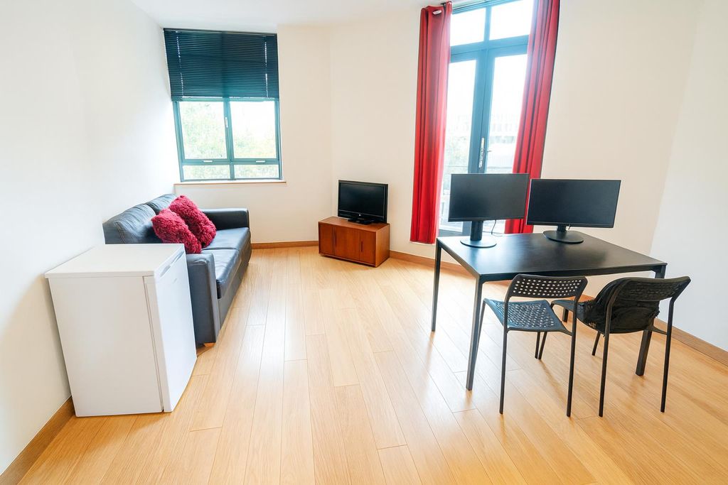 Property photo 2 of 6 Front Room.Png