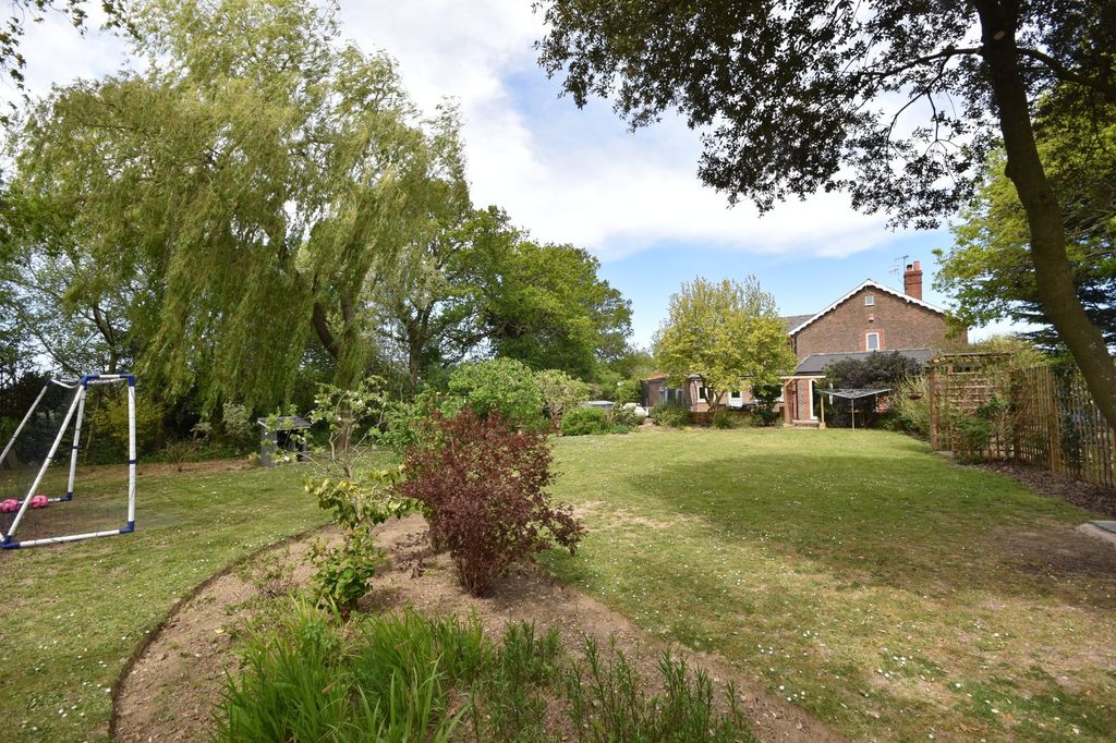 Property photo 2 of 33 Picture No. 01