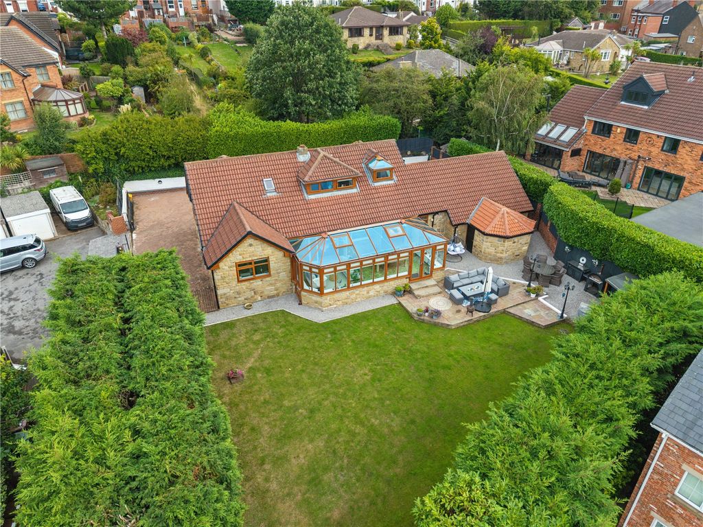 Property photo 1 of 37 Picture No. 06