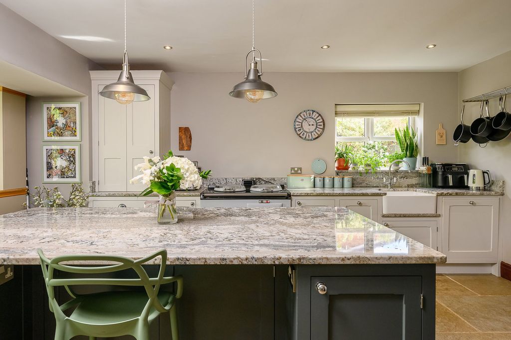 Property photo 3 of 30