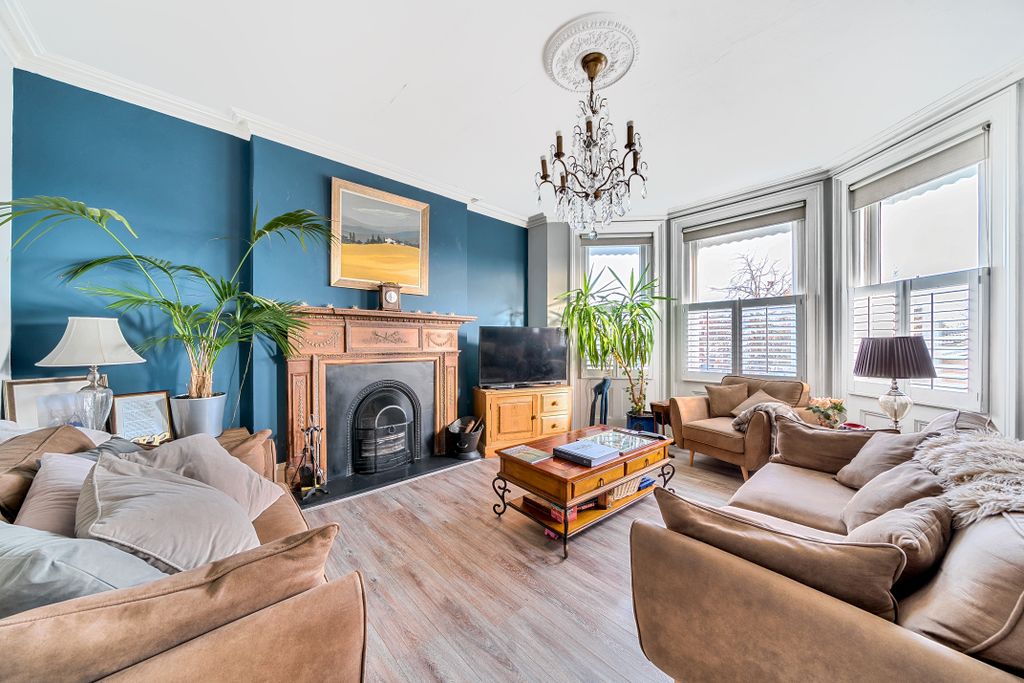 Property photo 2 of 17