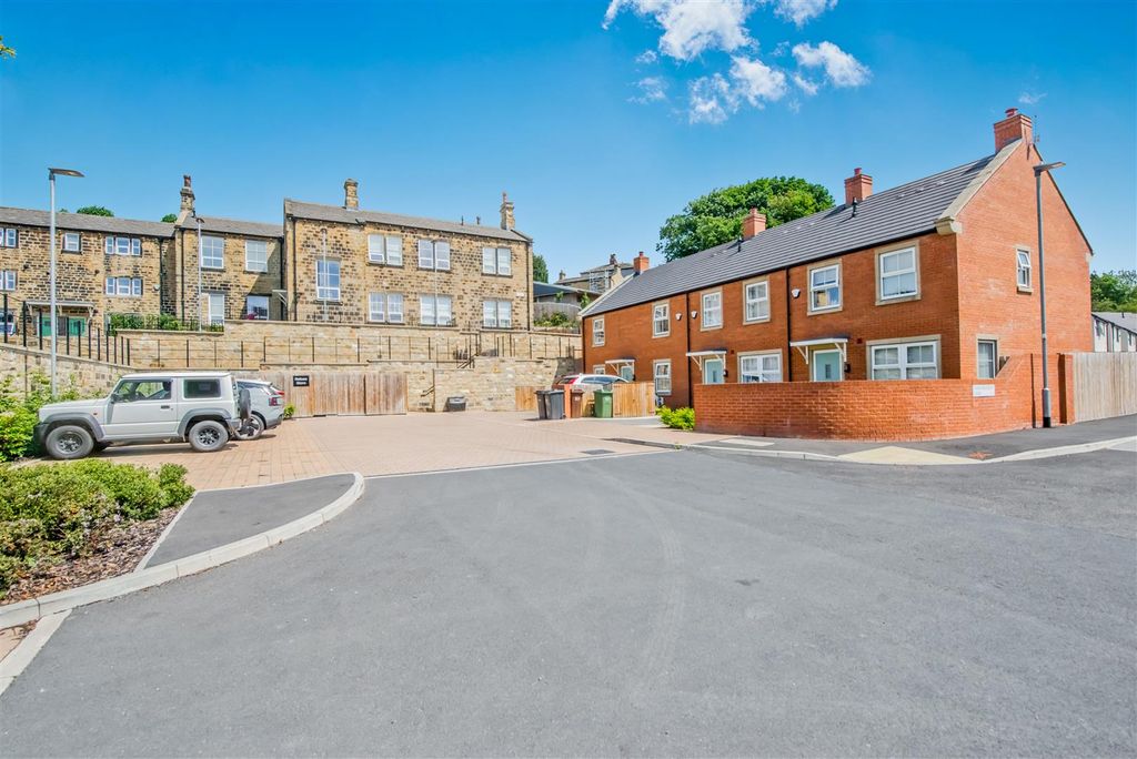 Property photo 1 of 25