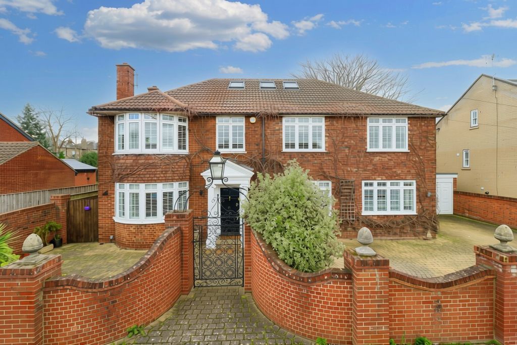 Property photo 1 of 38 01