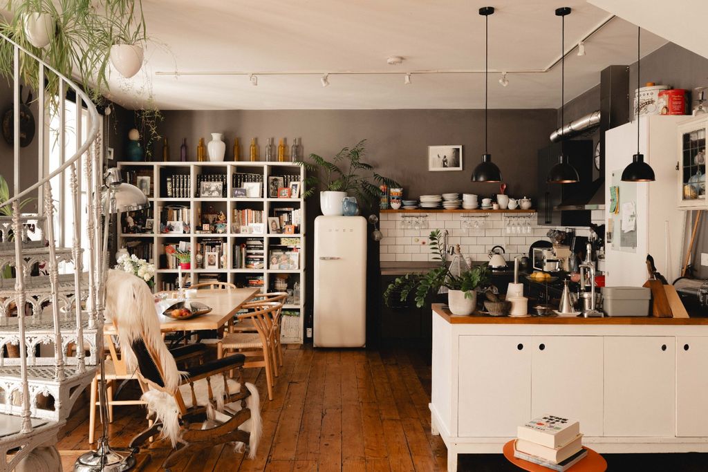 Property photo 1 of 27