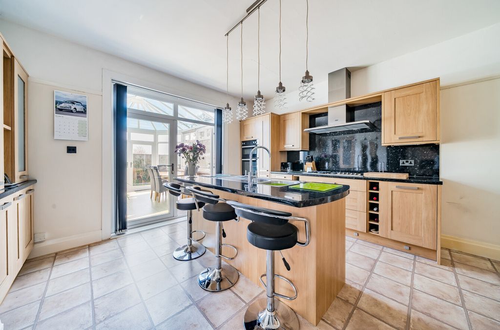 Property photo 3 of 22 Kitchen