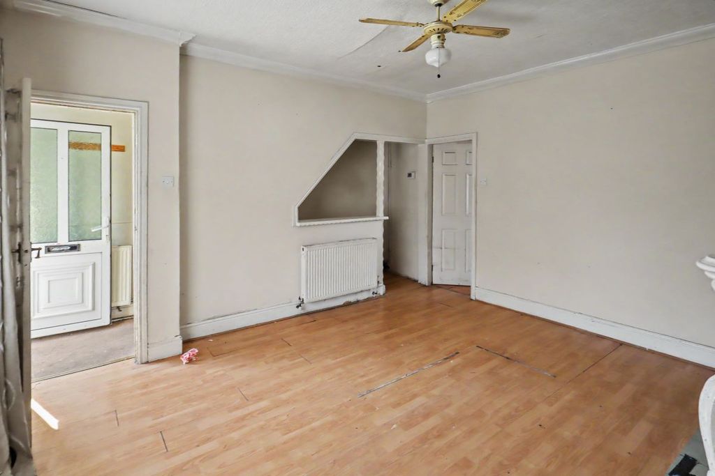 Property photo 3 of 13