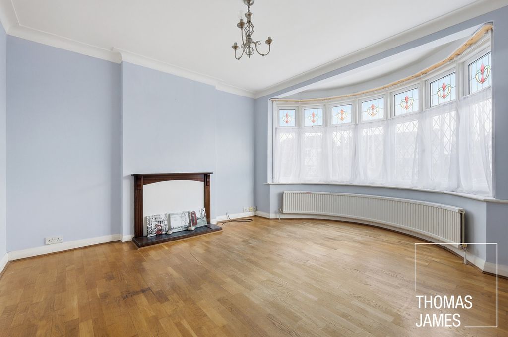 Property photo 2 of 20