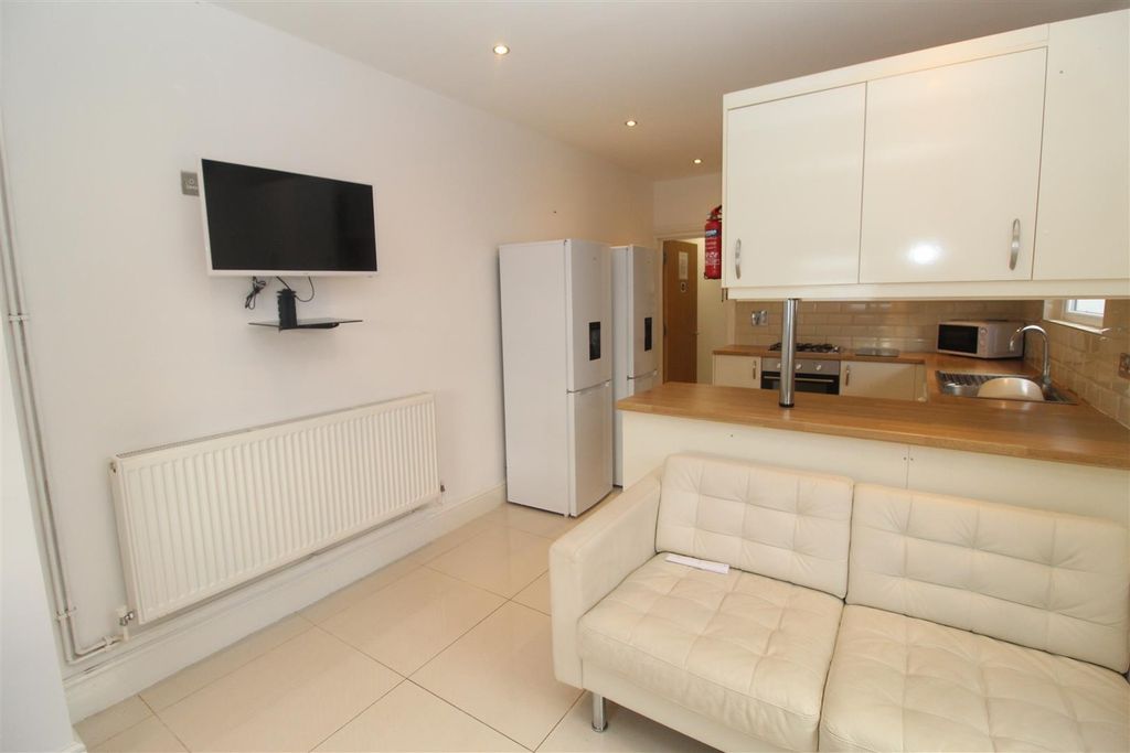 Property photo 3 of 22 Img_2387.Jpg